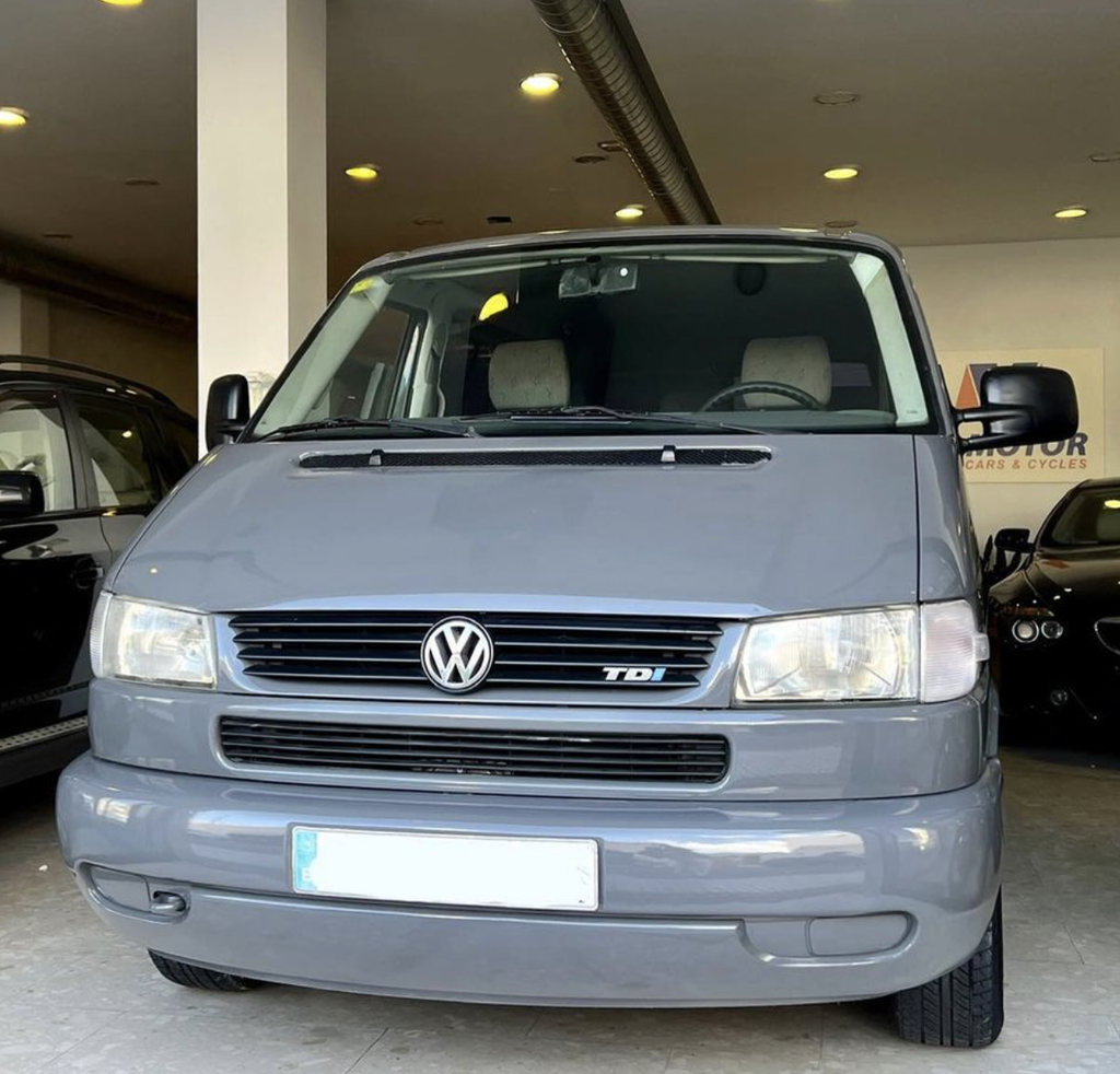 VOLKSWAGEN TRANSPORTER KOMBI