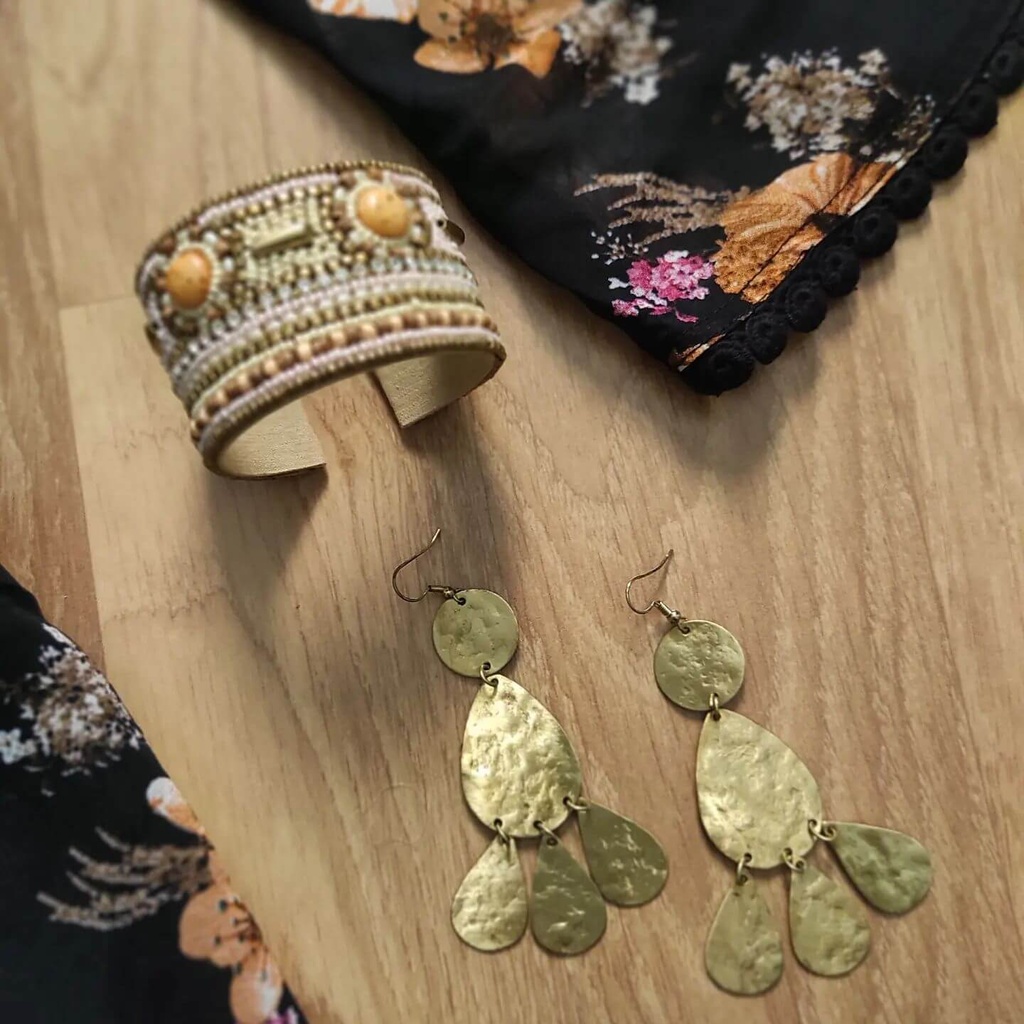 Brazalet et Boucles d'oreille en jeu